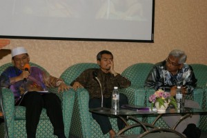 426753_10151452678198466_498693849_n